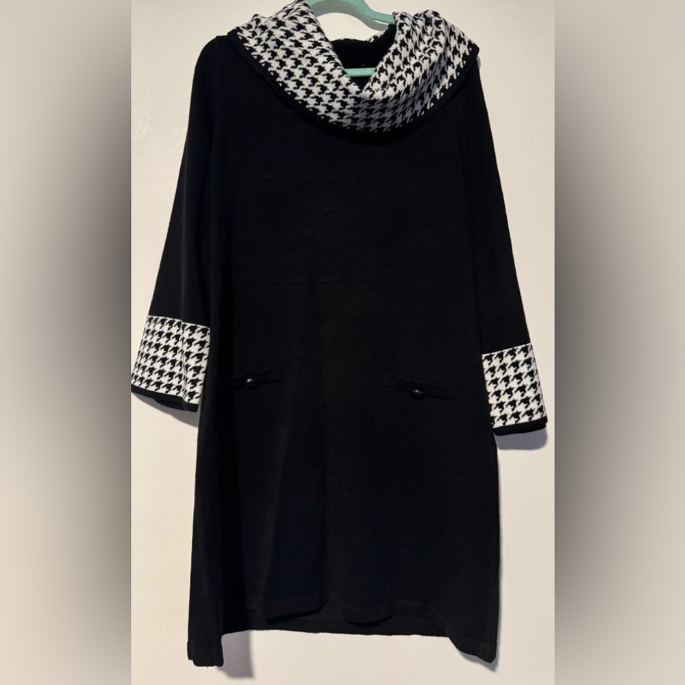 Elegant Black and White Women's Top